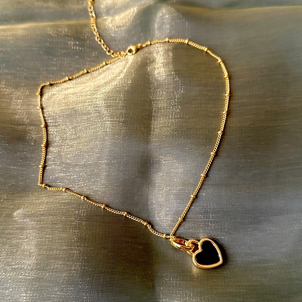 Mother of pearl two side heart necklace